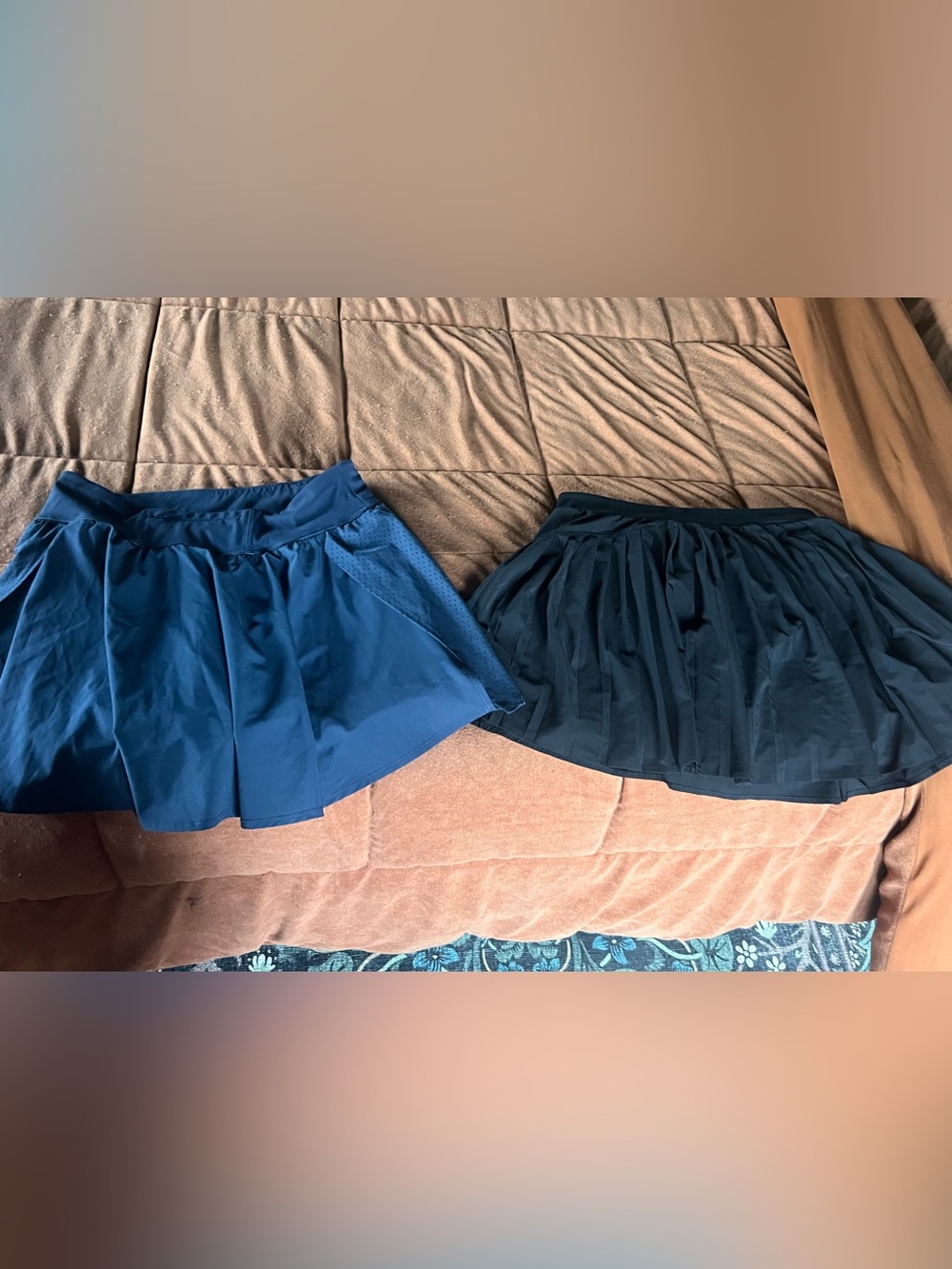 Bundle of two SPANX Get Moving Skorts in black and navy - Picture 2 of 3